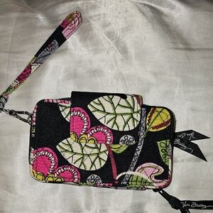 Vera Bradley Smartphone Wristlet 2.0 in the Moon Blooms